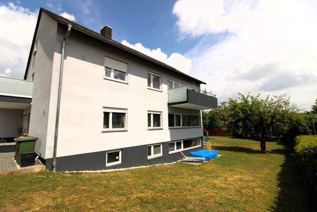 Renoviertes Dreifamilienhaus mit Dachterrassen - ideal als Kapitalanlage oder Mehrgenerationenhaus - Garten