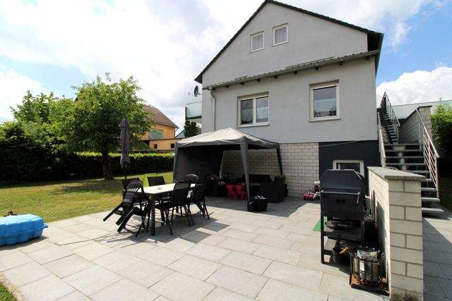 Renoviertes Dreifamilienhaus mit Dachterrassen - ideal als Kapitalanlage oder Mehrgenerationenhaus - Terrasse