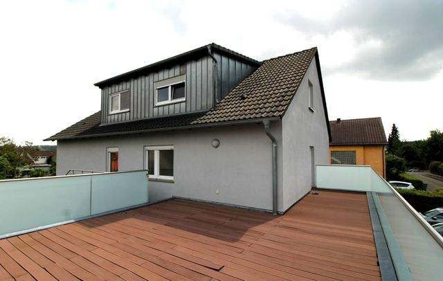 Renoviertes Dreifamilienhaus mit Dachterrassen - ideal als Kapitalanlage oder Mehrgenerationenhaus - Dachterrasse OG