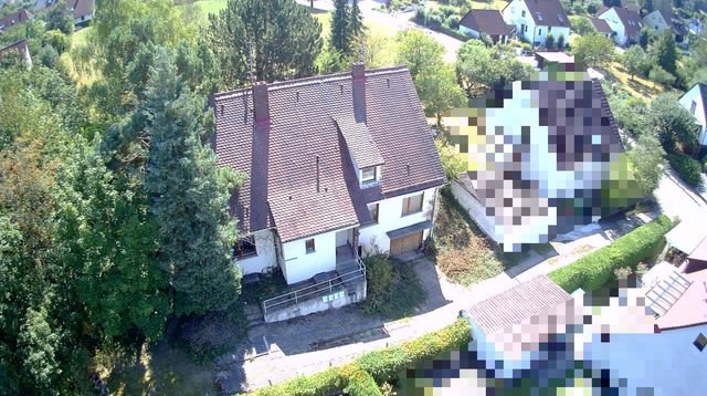 Sanierungsbedürftiges Mehrfamilienhaus mit 4 Wohneinheiten in Schalkhausen - Luftbild