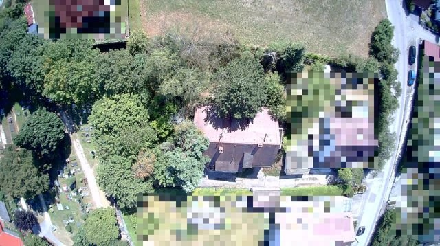 Sanierungsbedürftiges Mehrfamilienhaus mit 4 Wohneinheiten in Schalkhausen - Luftbild