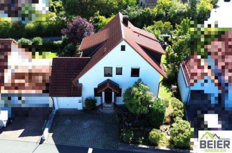 Charmantes Ein- bis Zweifamilienhaus mit 172 m² Wohnfläche und sonnigem Garten, 90599 Dietenhofen, Einfamilienhaus