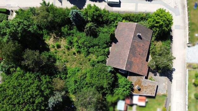 Großzügiges Baugrundstück mit Entwicklungspotenzial - Ideal für Bauträger und Investoren - Luftbild