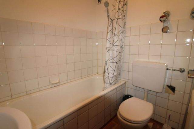Gemütlich möbliertes Apartment mit Balkon - zentral in Nürnberg - Bad