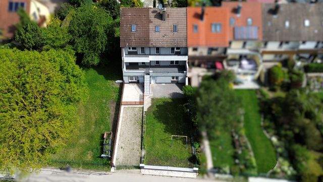 Wohnen mit Weitblick - helle Erdgeschosswohnung mit Terrasse und Garten - Luftbild neu