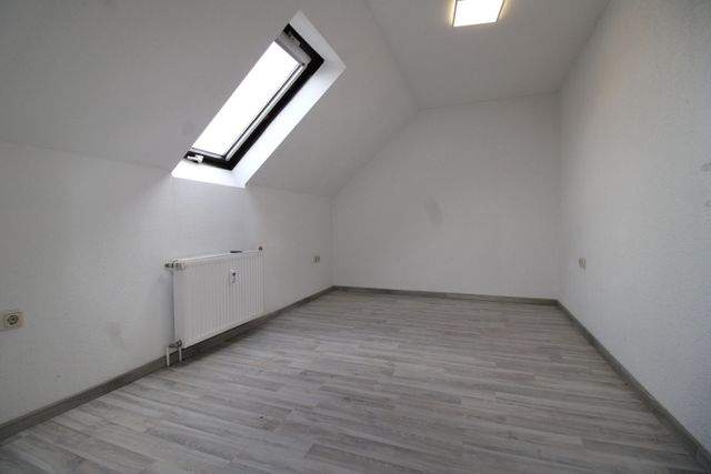 Charmante 3-Zimmer-Dachgeschosswohnung mit Gartenterrasse - Kinderzimmer