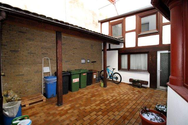 Attraktives Wohn- und Geschäftshaus in Innenstadtlage - Innenhof