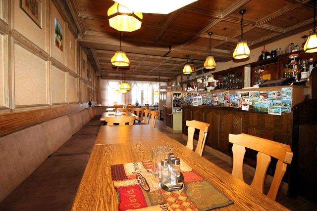 Attraktives Wohn- und Geschäftshaus in Innenstadtlage - Gastraum