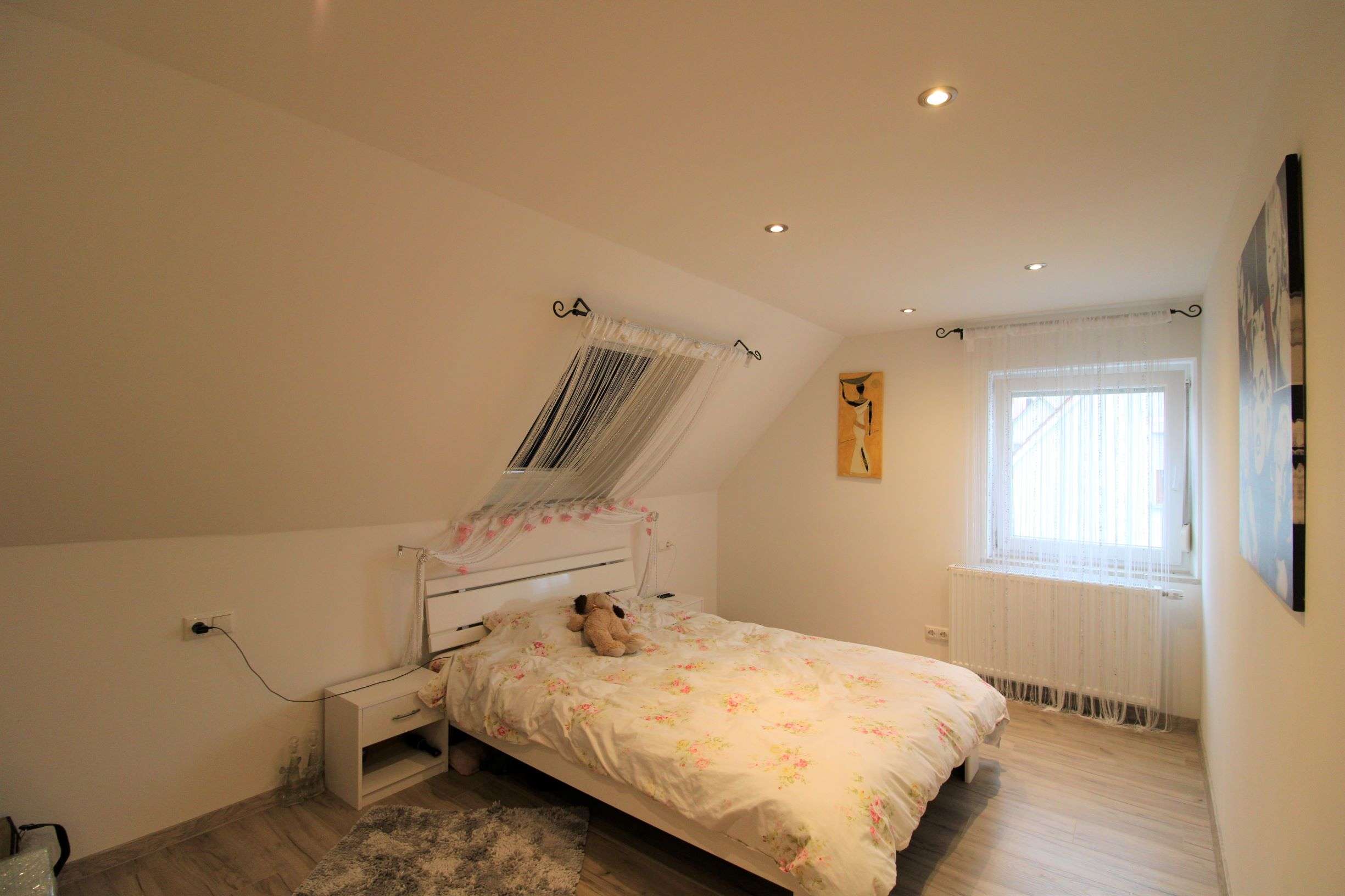 *reserviert* Kapitalanlage oder Mehrgenerationenwohnen in Zentrumslage - Schlafzimmer DG