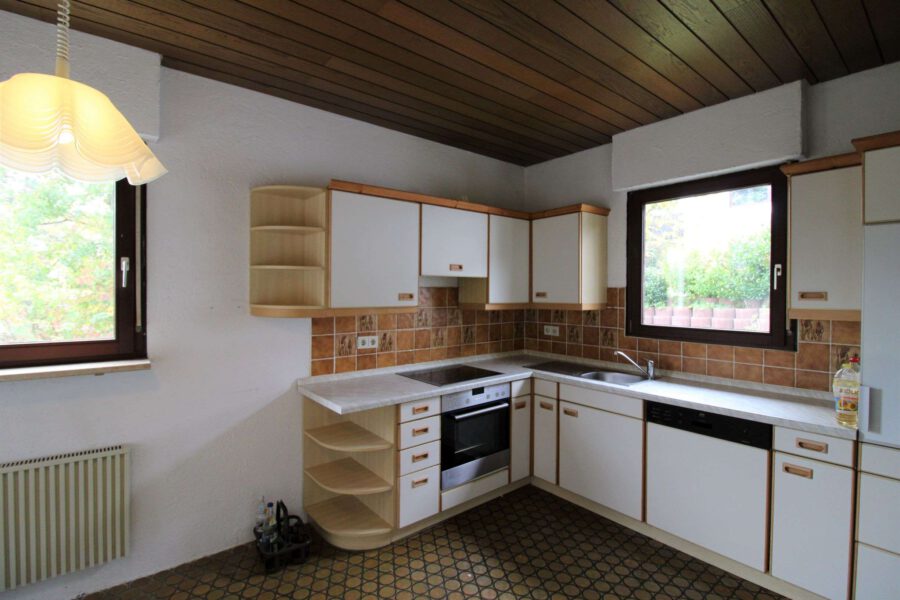 Einfamilienhaus mit geräumiger Doppelgarage und traumhaftem Ausblick - Küche