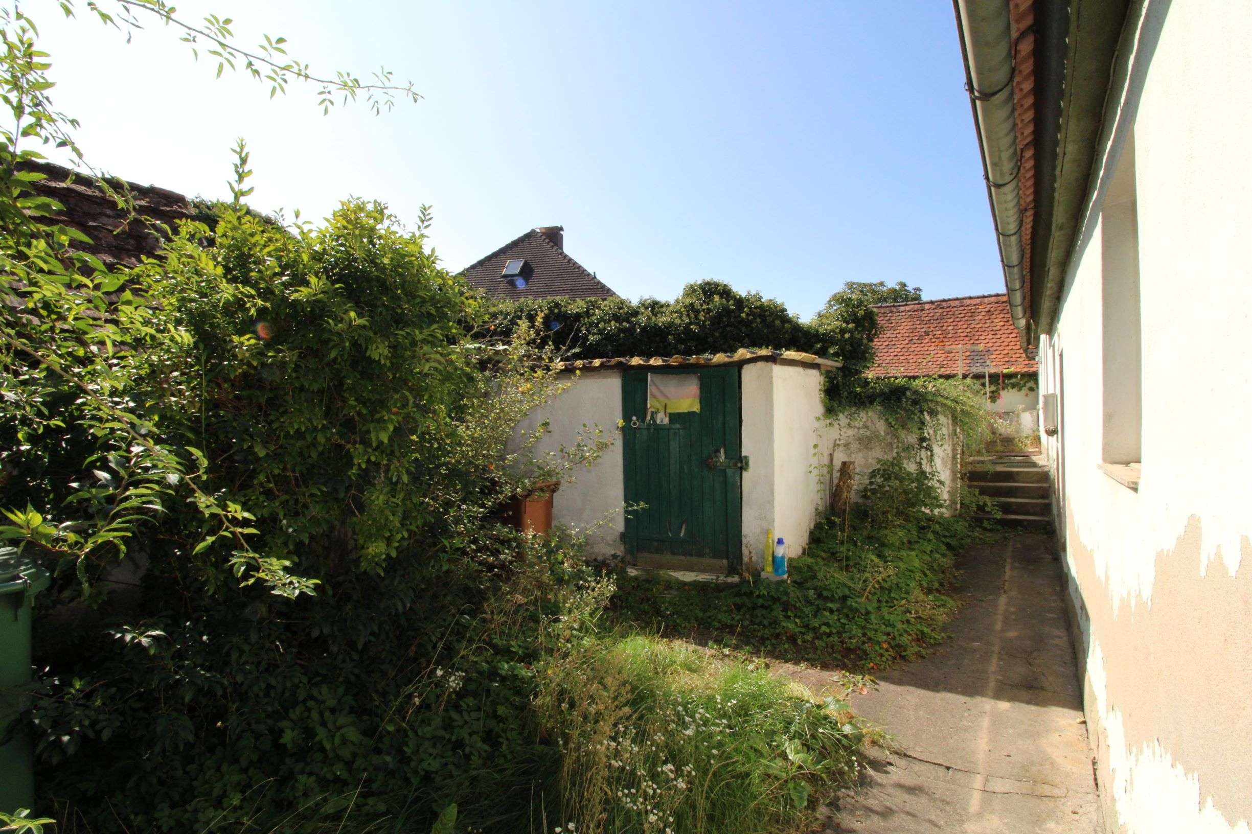Haus für Handwerker - Ideal als Kapitalanlage oder Selbstbezug - Garten