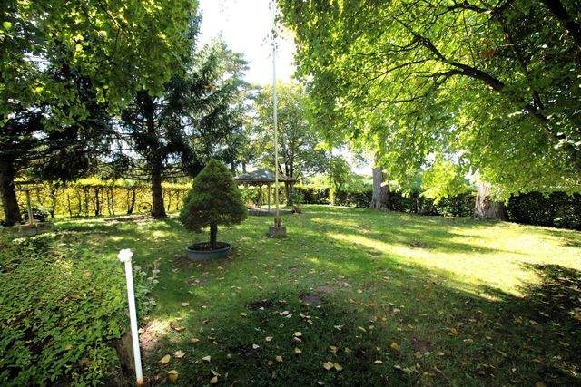 Pension mit drei Pensionszimmern und Betreiberwohnung auf herrlichem Gartengrundstück - Garten