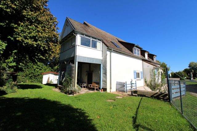 Pension mit drei Pensionszimmern und Betreiberwohnung auf herrlichem Gartengrundstück - Hausansicht