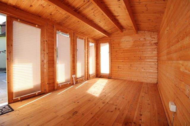 Pension mit drei Pensionszimmern und Betreiberwohnung auf herrlichem Gartengrundstück - Gartenoase