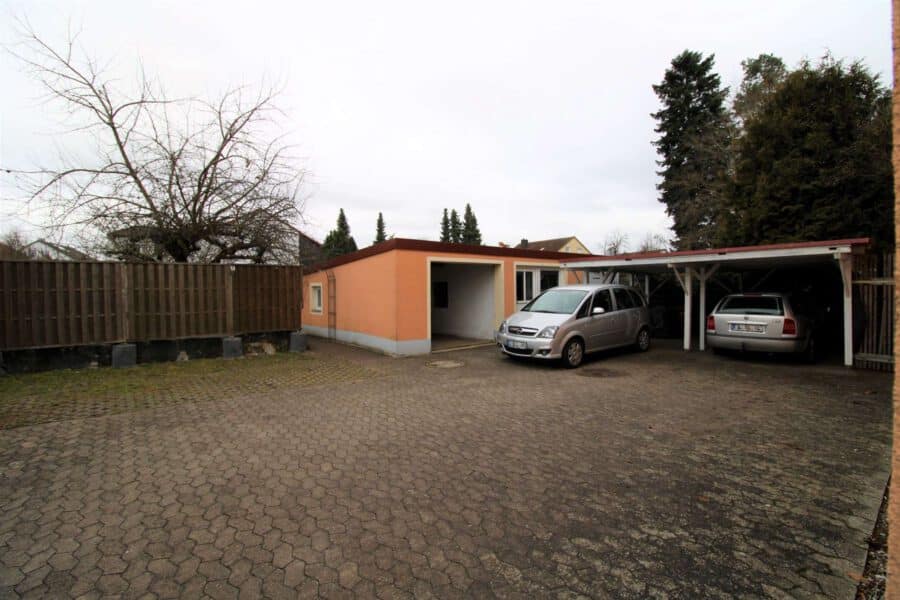 Mehrfamilienhaus mit drei Wohneinheiten - Kapitalanlage oder Mehrgenerationenwohnen - Garage-Carport
