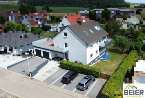 Renoviertes Dreifamilienhaus mit Dachterrassen – ideal als Kapitalanlage oder Mehrgenerationenhaus, 91586 Lichtenau, Einfamilienhaus
