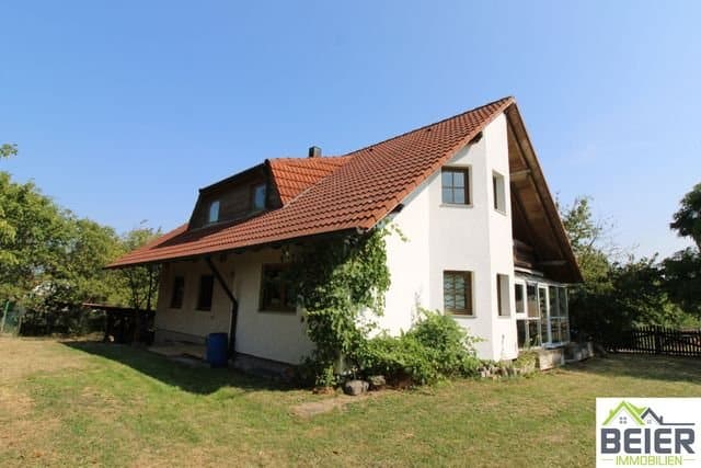 Ein- Zweifamilienhaus in ruhiger Naturlage - Außenansicht