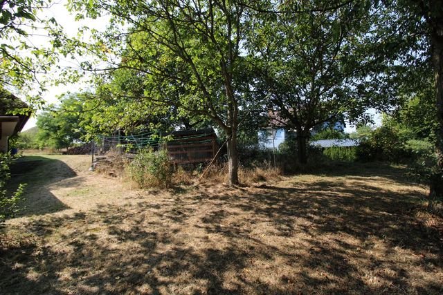 Ein- Zweifamilienhaus in ruhiger Naturlage - Garten