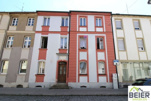 Mehrfamilienhaus ins zentraler Lage Ansbachs auf großem Grundstück - Außenansicht