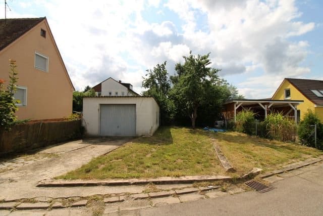 Kleiner Rohdiamant im Herzen Dürrwangens - Garage