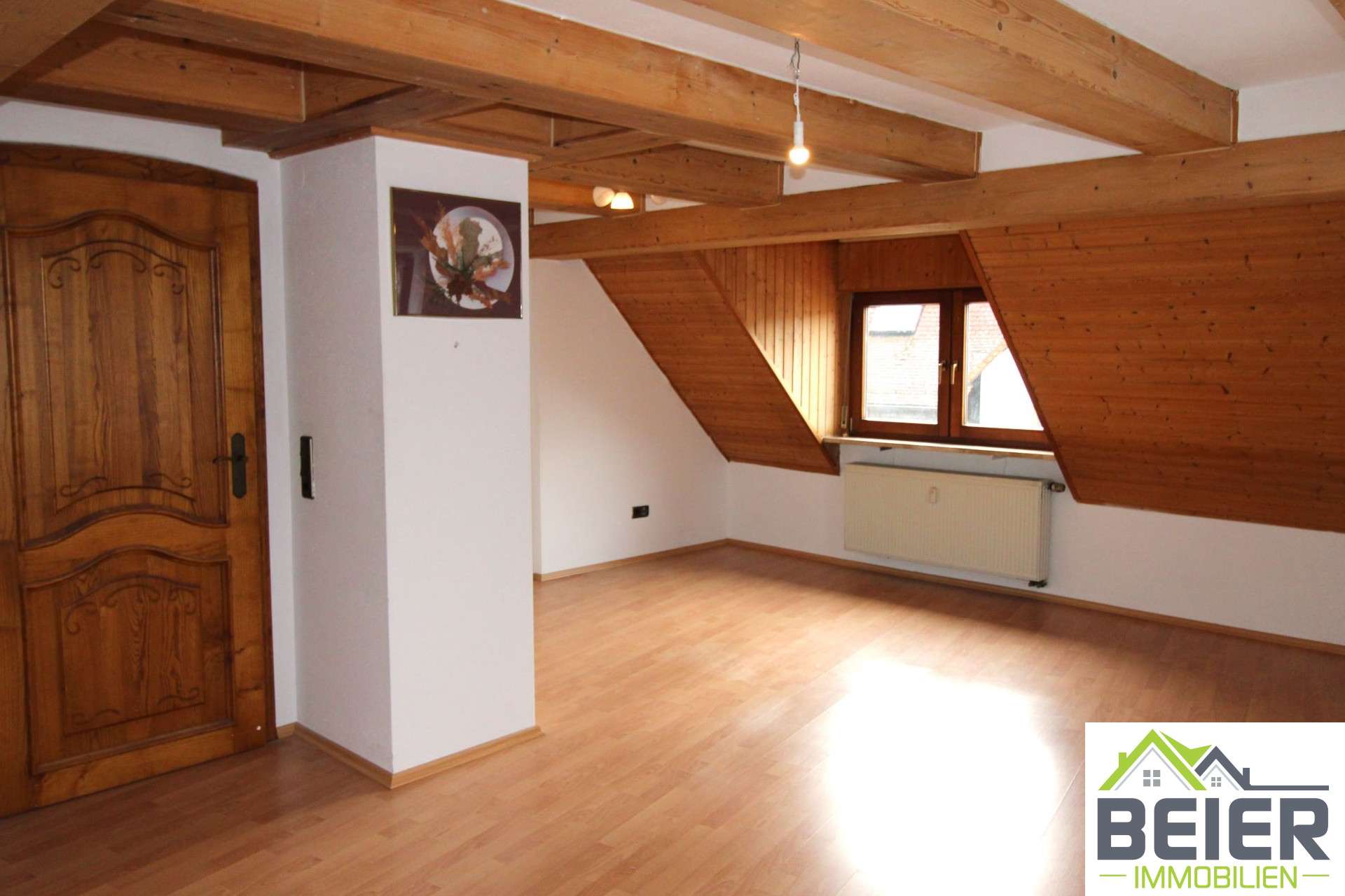 3- Zimmer Dachgeschosswohnung mit Balkon im Ortskern Dietenhofens, 90599 Dietenhofen, Dachgeschosswohnung