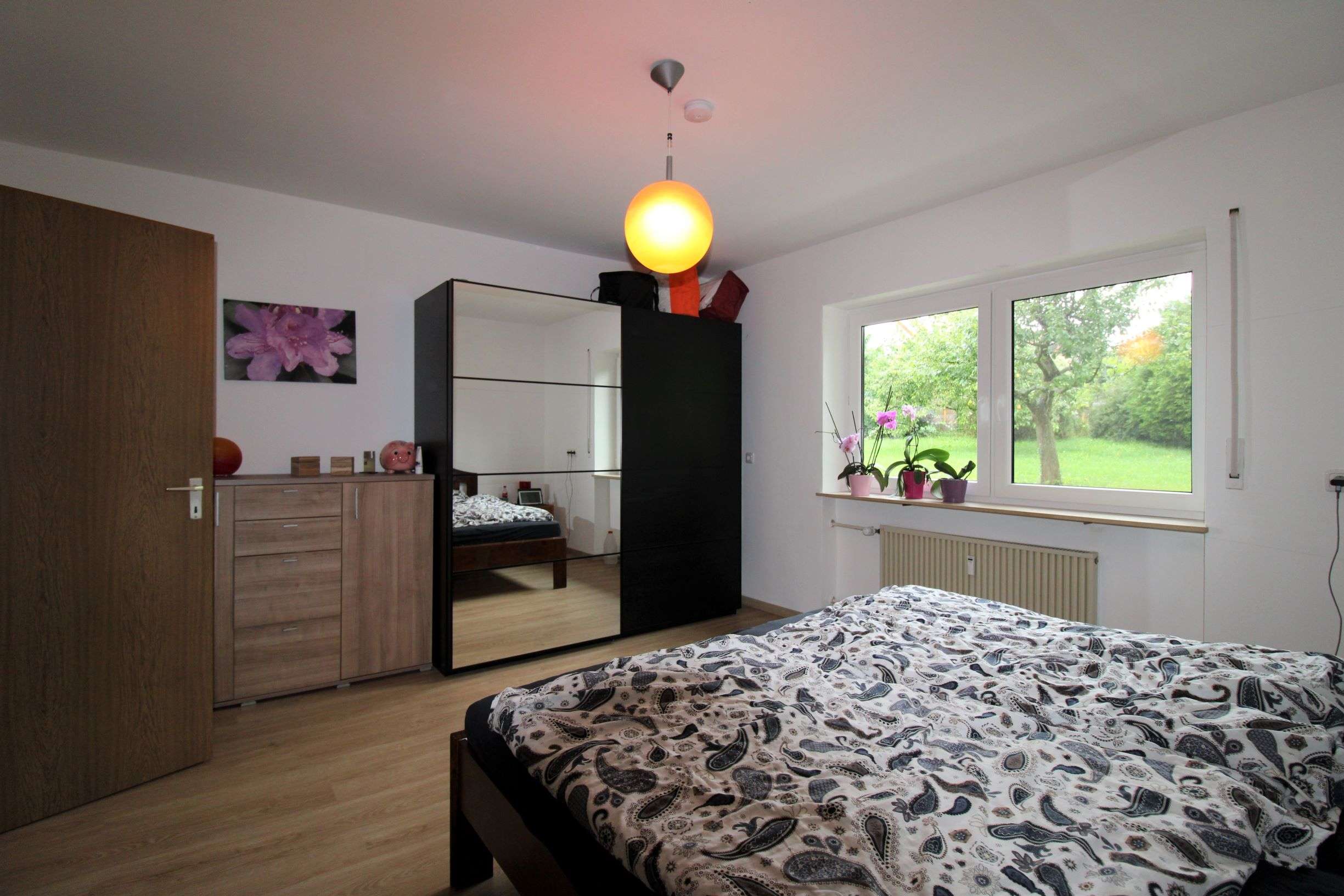 Hochwertig renovierte Wohnung mit zwei Bädern und Hobbyraum - Schlafzimmer