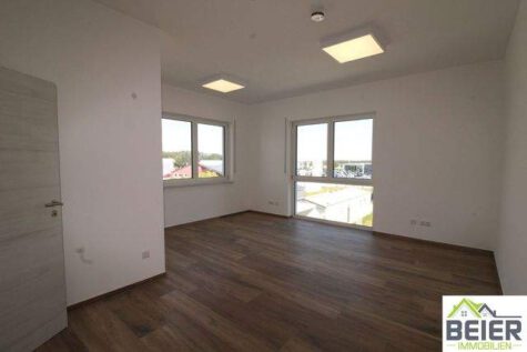 Lichtdurchflutetes Büro mit moderner Ausstattung – Erstbezug in Burgoberbach, 91595 Burgoberbach, Bürofläche