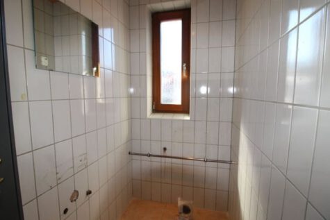 Produktionshalle mit Bürofläche in Neuhof an der Zenn, 90616 Neuhof an der Zenn, Halle/Lager/Produktion