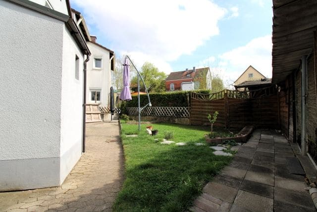 Einfamilienhaus mit Garten in zentrumsnaher Lage - Garten