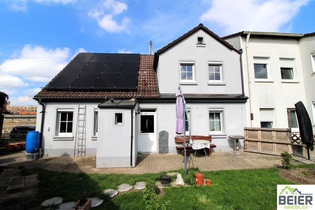 Einfamilienhaus mit Garten in zentrumsnaher Lage - Gartenansicht