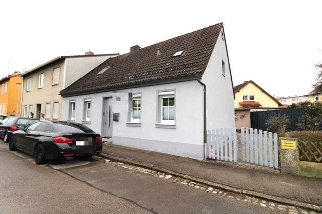 Einfamilienhaus mit Garten in zentrumsnaher Lage - Außenansicht