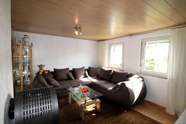 Einfamilienhaus mit Garten in zentrumsnaher Lage - Wohnzimmer