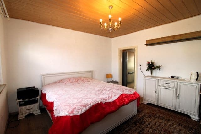 Einfamilienhaus mit Garten in zentrumsnaher Lage - Schlafzimmer