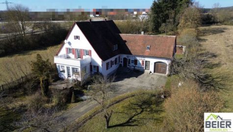 Geräumiges Einfamilienhaus am Ortsrand auf großzügigem Grundstück, 91617 Oberdachstetten, Einfamilienhaus