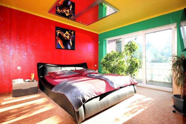 Mehr Zuhause geht nicht - großzügiges Wohnen mit Garten, Balkon und großem Dachstudio - Schlafzimmer