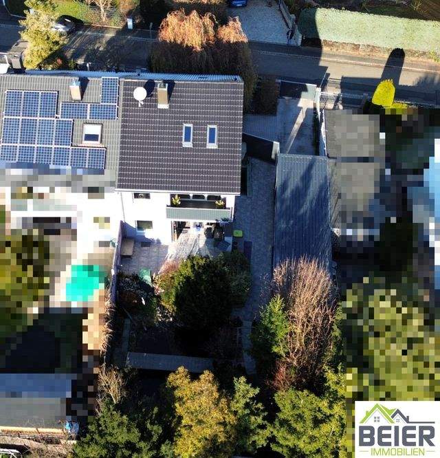 Mehr Zuhause geht nicht - großzügiges Wohnen mit Garten, Balkon und großem Dachstudio - Luftbild