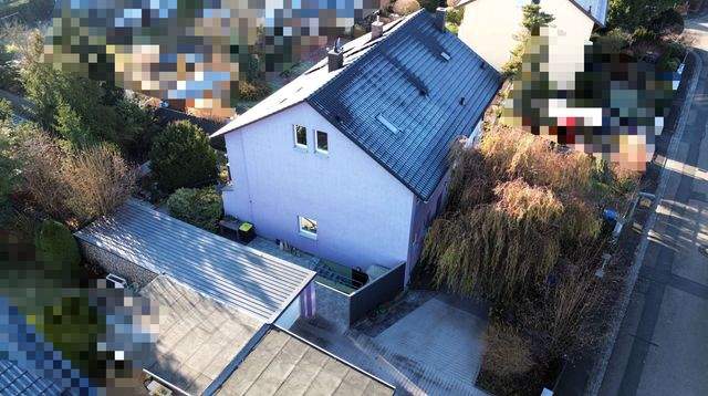 Mehr Zuhause geht nicht - großzügiges Wohnen mit Garten, Balkon und großem Dachstudio - Luftbild