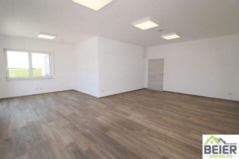 Lichtdurchflutetes Büro mit moderner Ausstattung – Erstbezug in Burgoberbach, 91595 Burgoberbach, Bürofläche