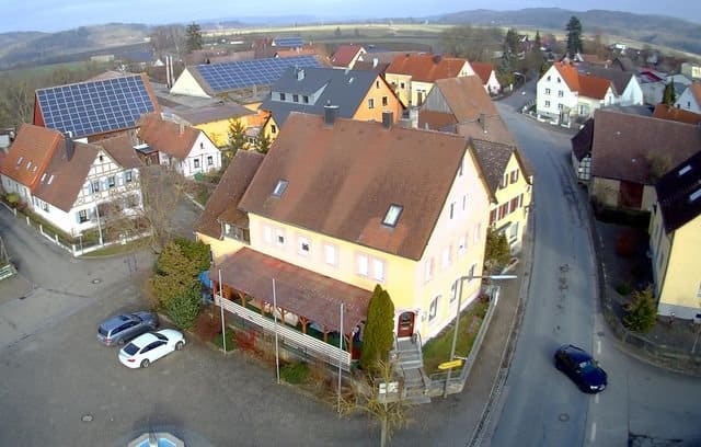 Großzügiges Mehrfamilienhaus mit Gewerbeeinheit in zentraler Lage - Luftbild