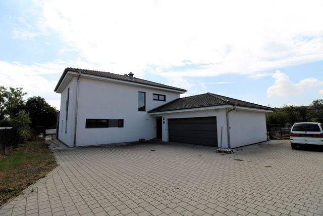 Modernes LUXHAUS mit viel Platz für die Familie, 91438 Bad Windsheim, Haus