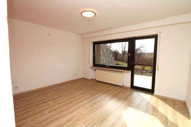 Ruhiges Wohnen im Grünen - lichtdurchflutete Wohnung mit Terrasse, Garage & Carport - Schlafzimmer