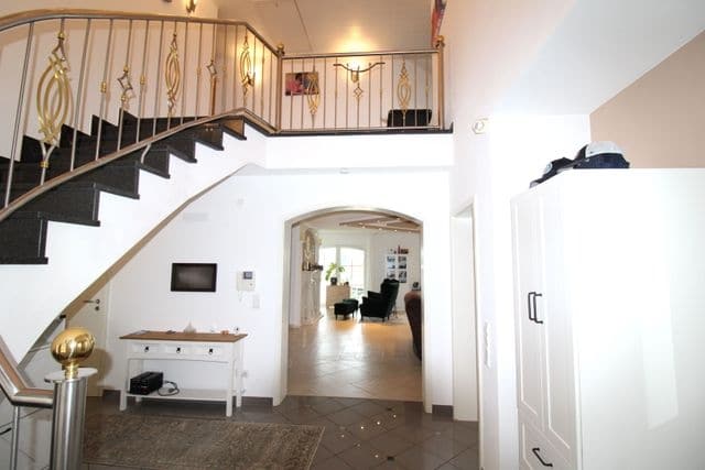 Repräsentatives Wohnen mit vielseitigen Nutzungsmöglichkeiten - Galerie