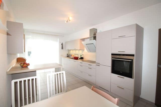 Repräsentatives Wohnen mit vielseitigen Nutzungsmöglichkeiten - Küche Einliegerwohnung