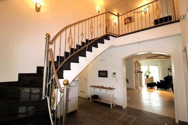 Repräsentatives Wohnen mit vielseitigen Nutzungsmöglichkeiten - Galerie