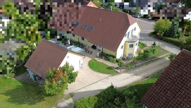 Repräsentatives Wohnen mit vielseitigen Nutzungsmöglichkeiten - Luftbild